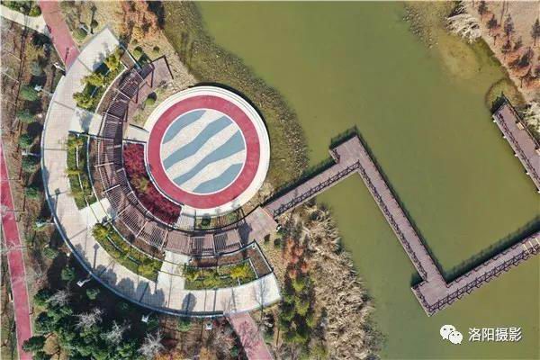 242月9日，洛阳市兴洛湖空无一人，城市的大小游园全部禁游。.jpg